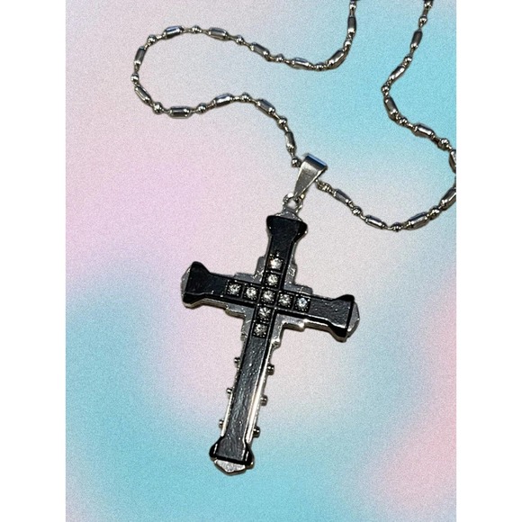 Mens Steel Cross Pendant Necklace 20 inch chain - Picture 5 of 8